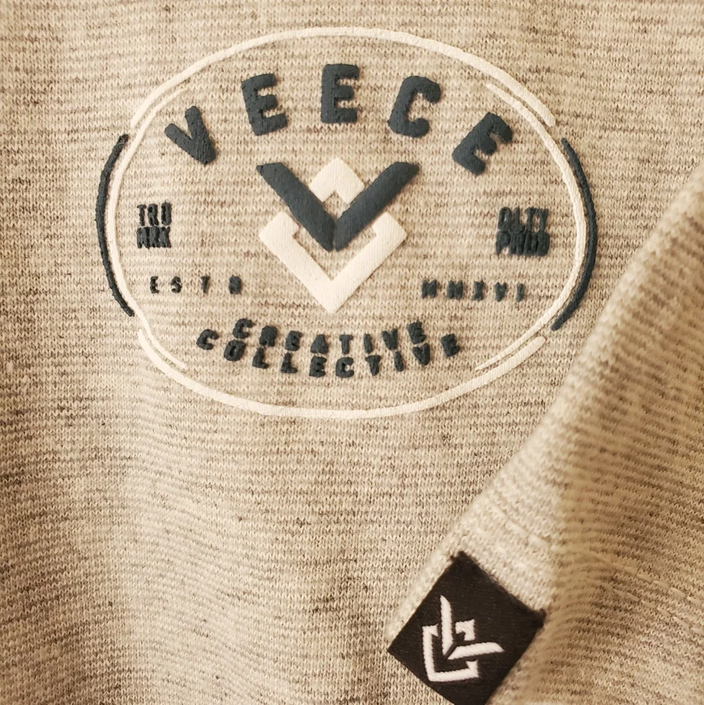Veece tee - Picture 2 of 4